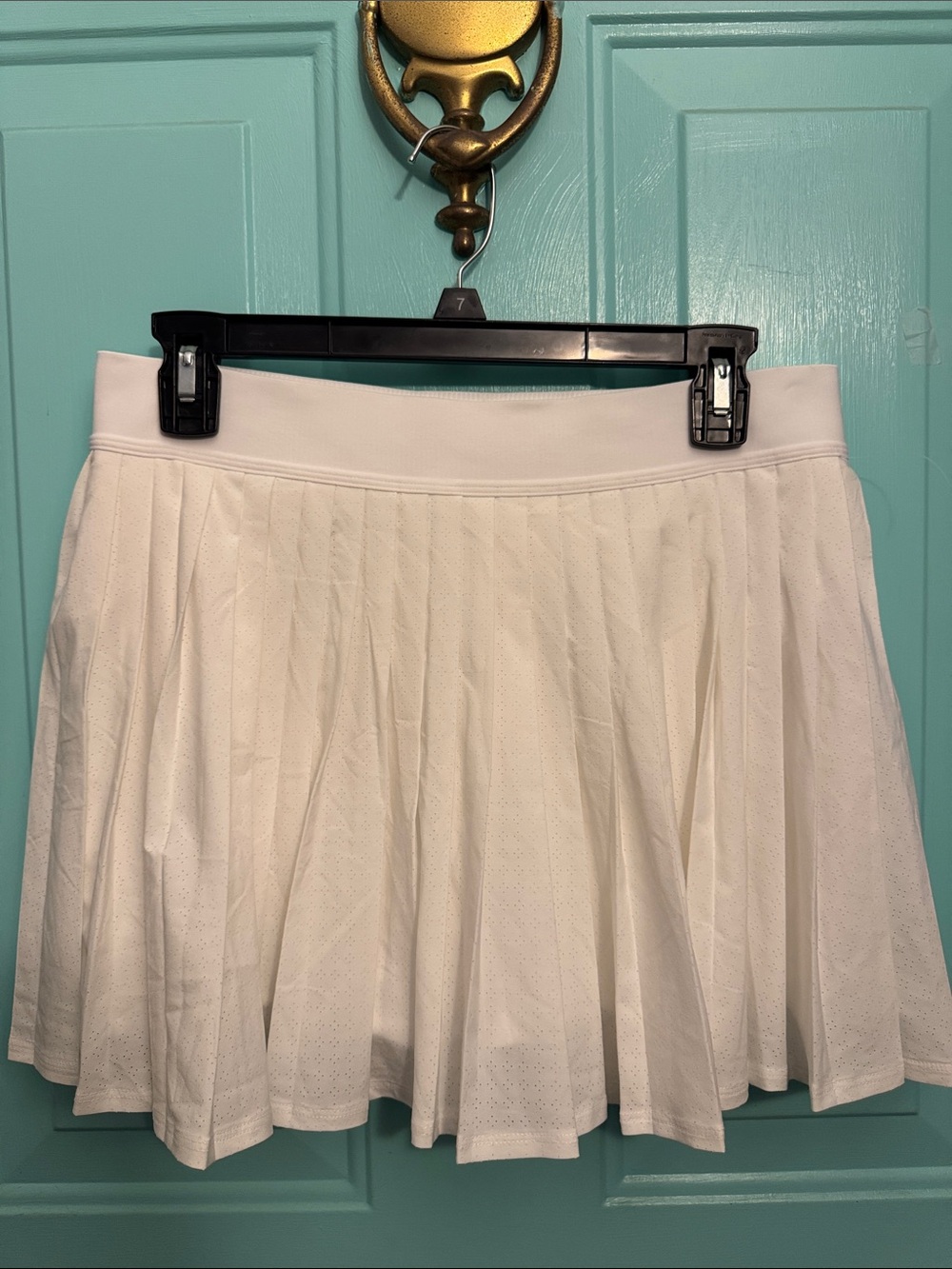 Athleta Match Point Pleated Lasercut Skort Women’s M White Tennis Golf